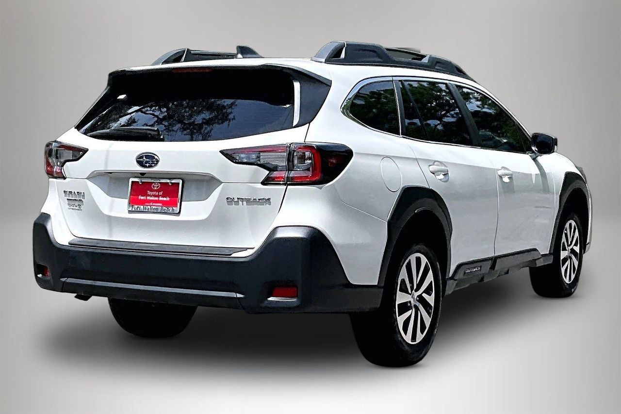 Used 2025 Subaru Outback AWD/4WD image 5