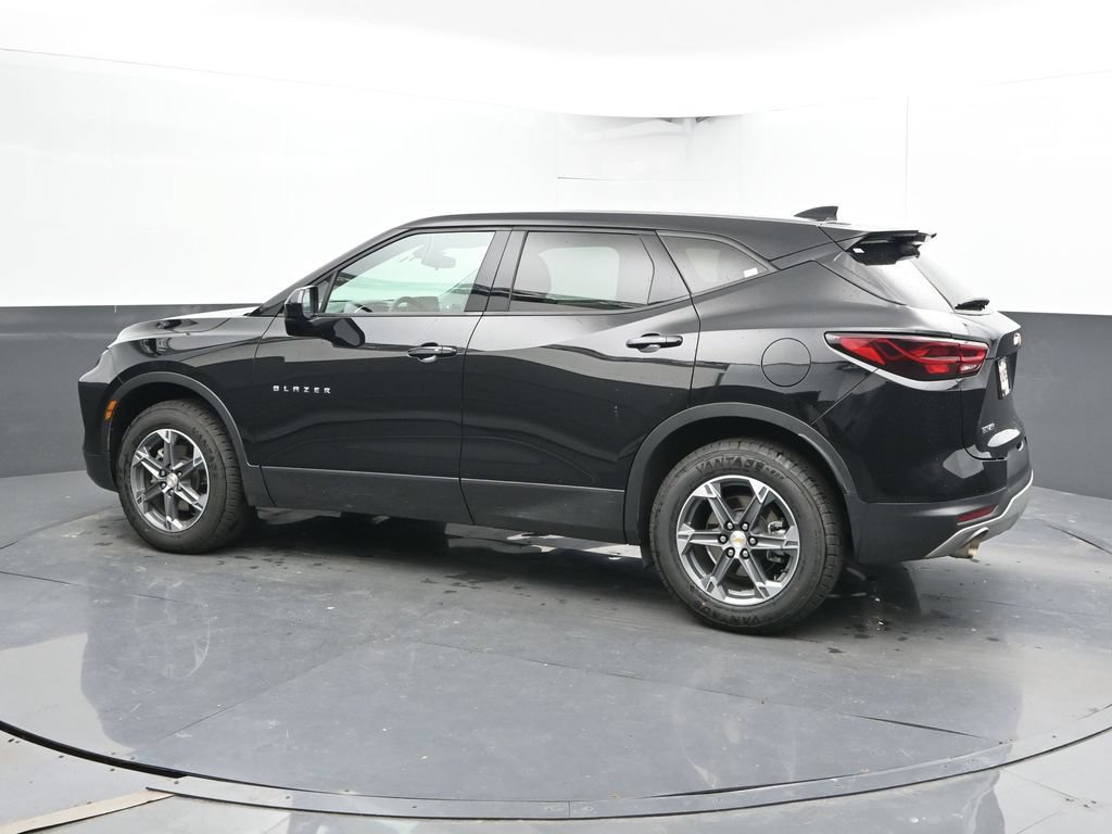 Used 2025 Chevrolet Blazer LT FWD image 9