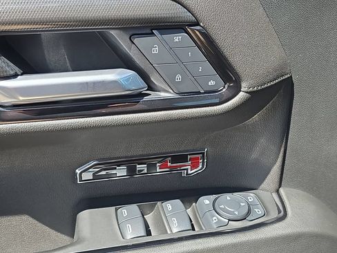 Used 2025 GMC Sierra 1500 AT4 w/ AT4 Premium Package AWD/4WD image 31