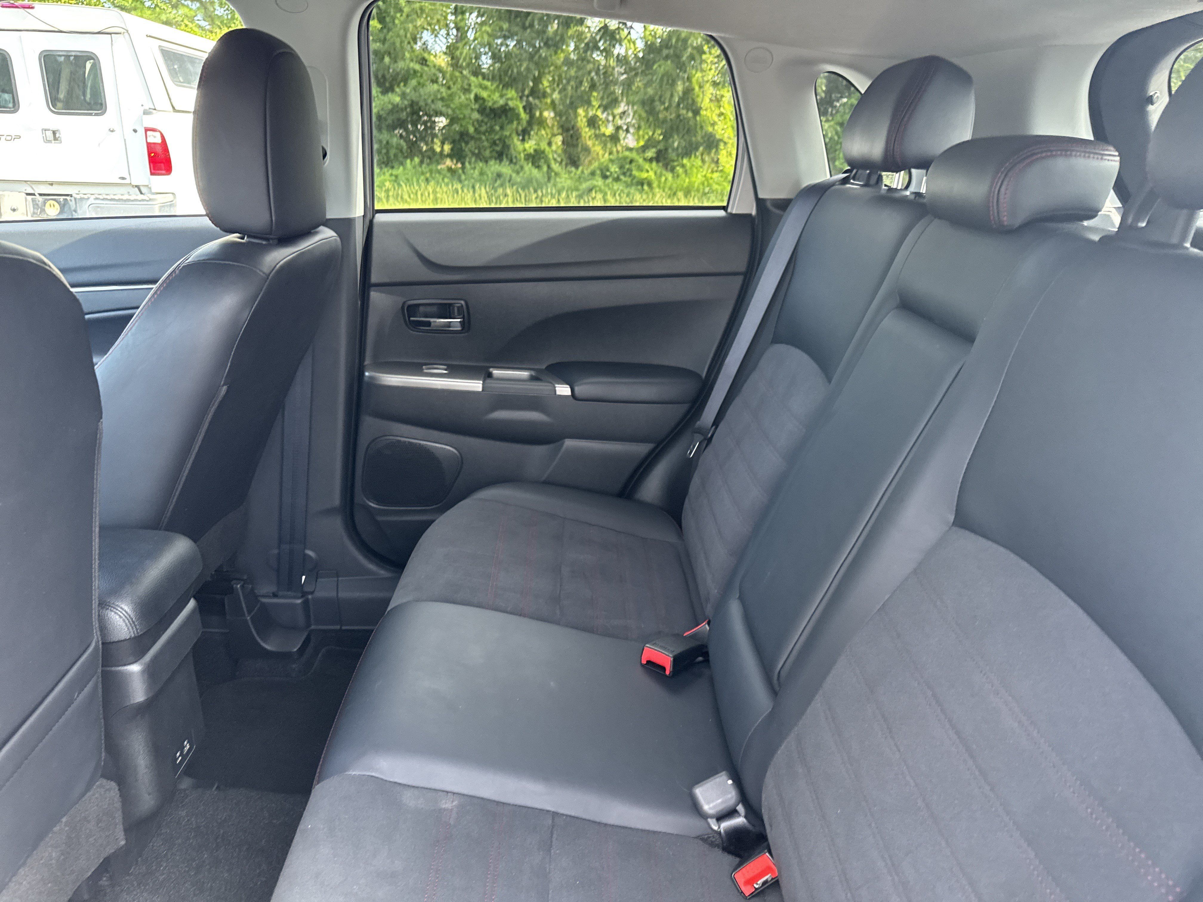 Used 2025 Mitsubishi Outlander Sport SE AWD/4WD image 23