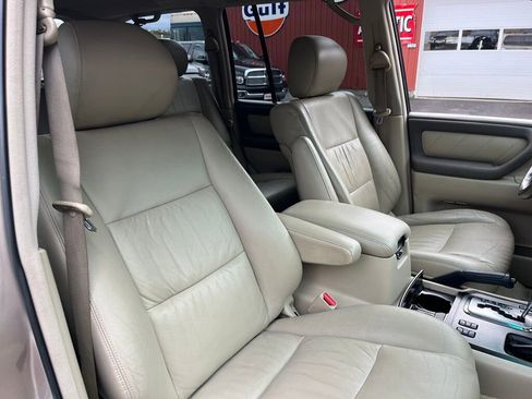 Used 2006 Toyota Land Cruiser image 61
