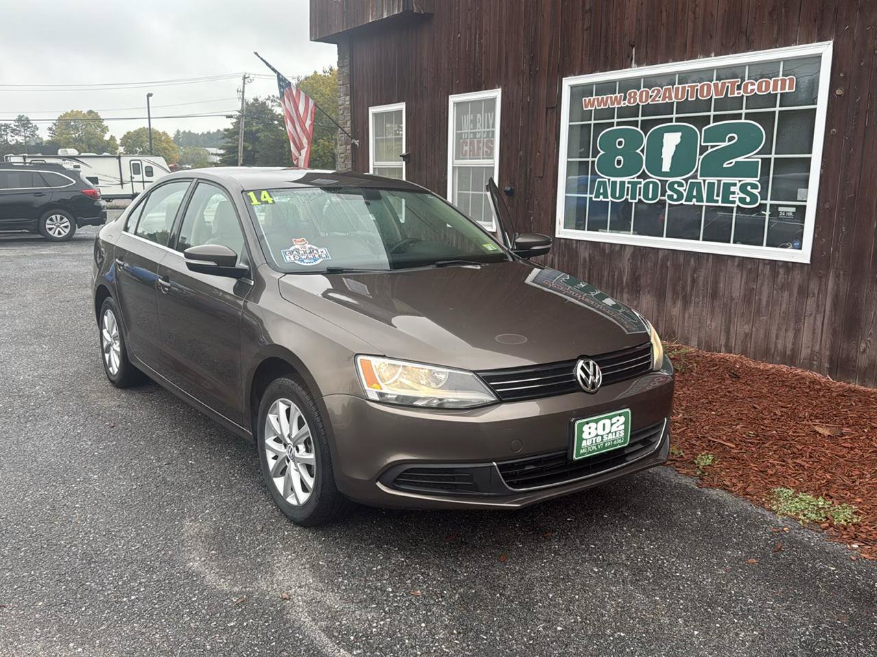 Used 2014 Volkswagen Jetta SE FWD image 2