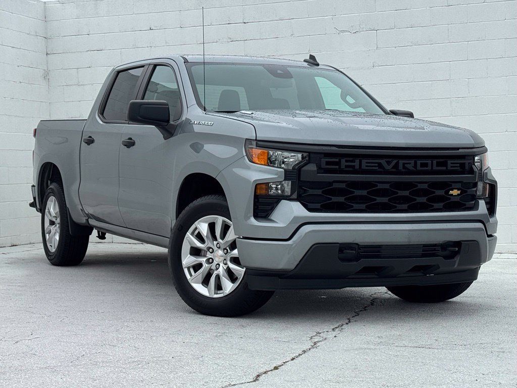 Used 2024 Chevrolet Silverado 1500 Custom RWD image 2