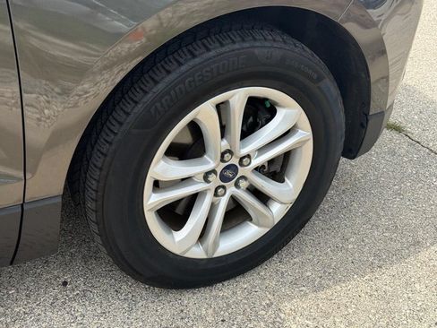 Used 2019 Ford Edge SEL w/ Equipment Group 201A AWD/4WD image 12
