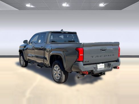 Used 2025 Toyota Tacoma SR5 AWD/4WD image 3