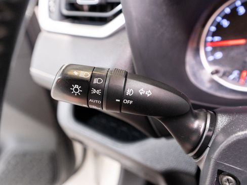 Used 2019 Toyota RAV4 XLE Premium FWD image 26