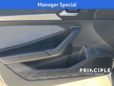 New 2026 Volkswagen Jetta SE FWD image 9