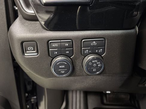 Used 2024 Chevrolet Silverado 1500 RST image 28