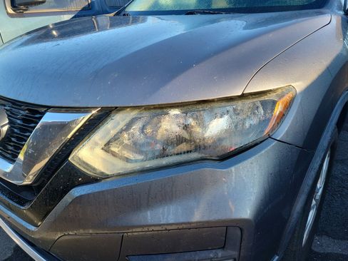 Used 2017 Nissan Rogue SV FWD image 5
