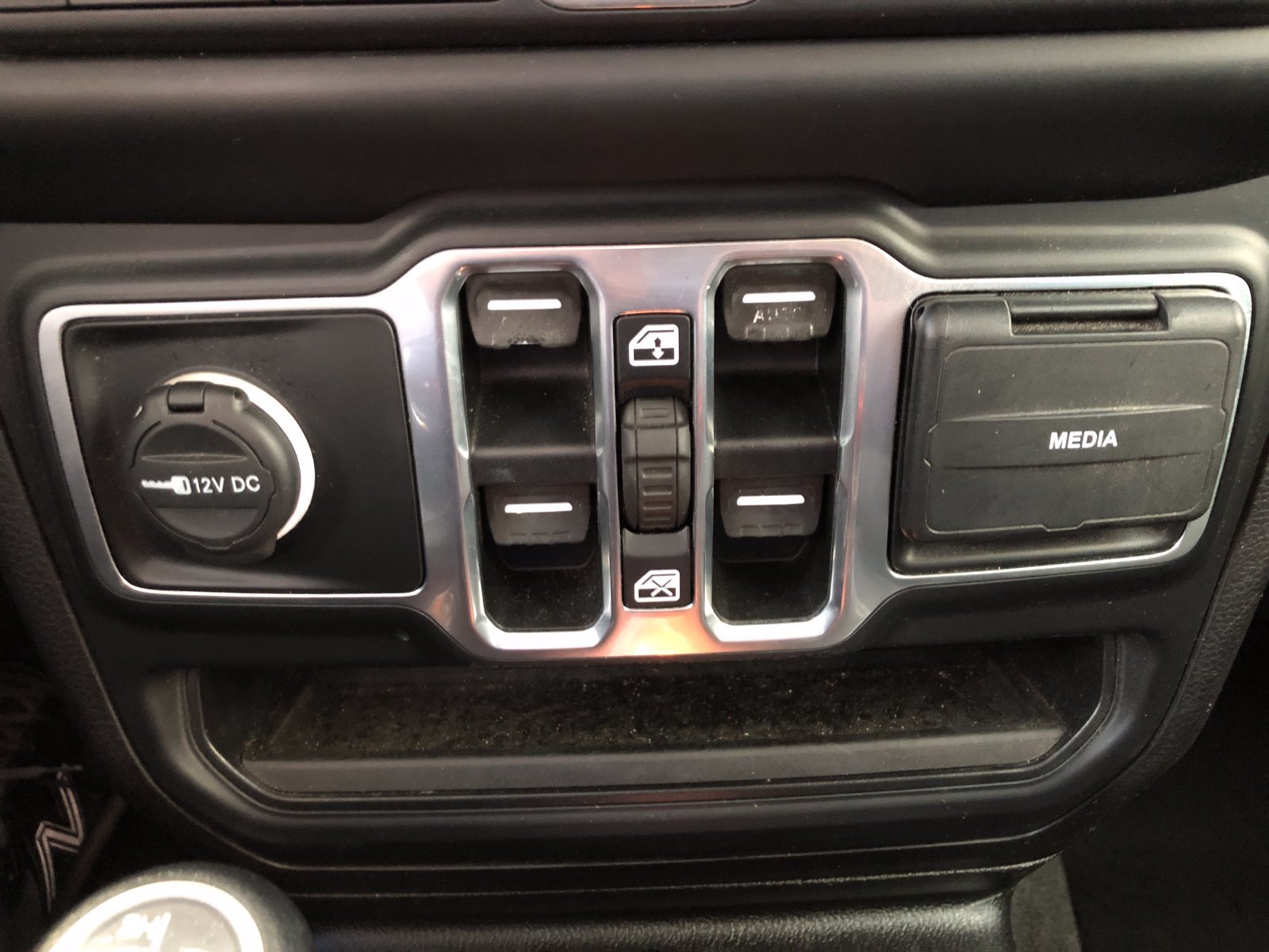Used 2018 Jeep Wrangler Unlimited Sport S AWD/4WD image 24