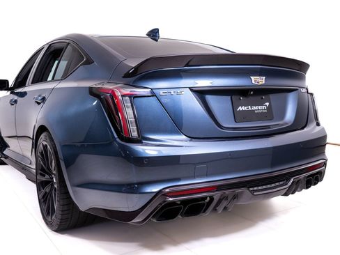 Used 2022 Cadillac CT5 V Blackwing w/ Carbon Fiber Package 2 RWD image 9
