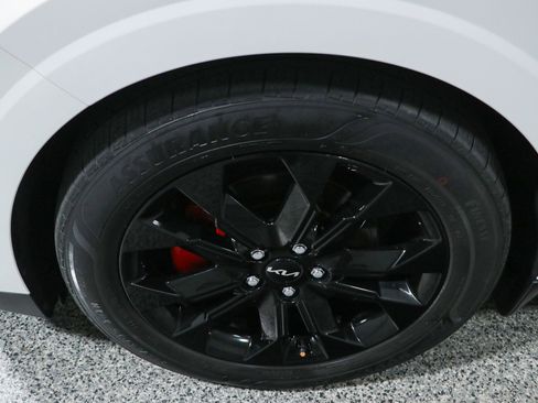 Used 2022 Kia Carnival SX Prestige FWD image 11