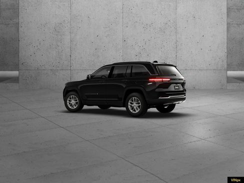 New 2026 Jeep Grand Cherokee Laredo RWD image 4