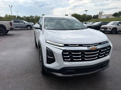 Used 2026 Chevrolet Equinox LT AWD/4WD image 6