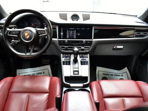 Used 2023 Porsche Macan AWD/4WD image 21
