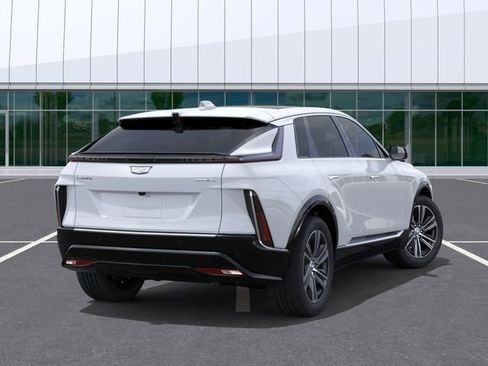 New 2026 Cadillac Lyriq Luxury w/ LPO, Floor Liner Package AWD/4WD image 4