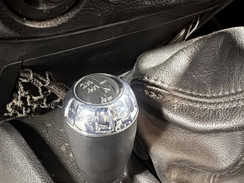 Used 2011 Jeep Wrangler Unlimited Sahara image 15