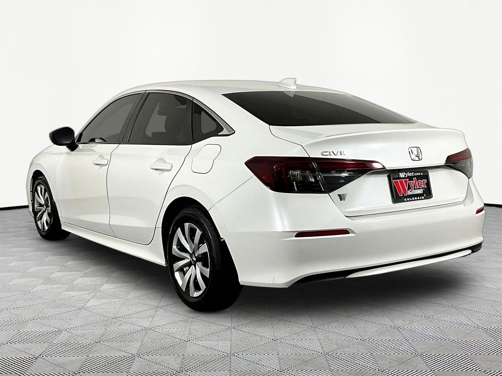 Used 2025 Honda Civic LX image 4