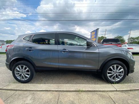 Used 2021 Nissan Rogue Sport S FWD image 4