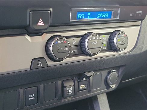 Used 2023 Toyota Tacoma SR5 image 33