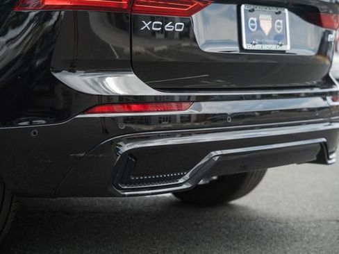 Certified 2025 Volvo XC60 B5 Plus w/ Climate Package AWD/4WD image 9