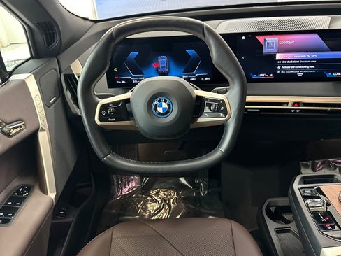 Used 2023 BMW iX xDrive50 w/ Premium Package image 29