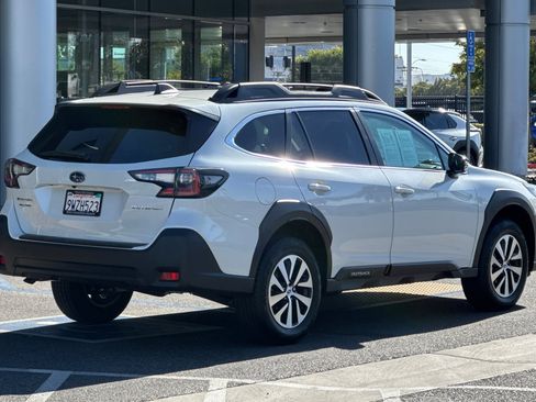 Certified 2025 Subaru Outback Premium AWD/4WD image 4
