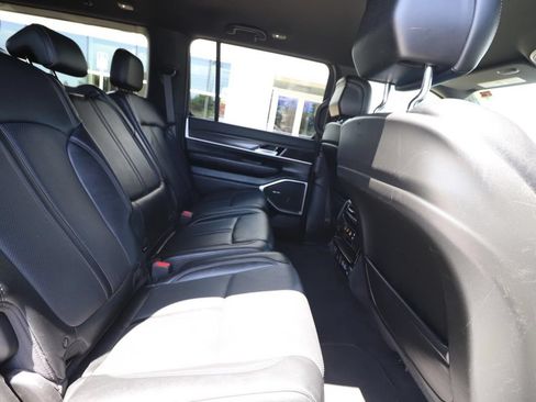 Used 2024 Jeep Wagoneer Series II w/ Flexible Seating Group AWD/4WD image 24