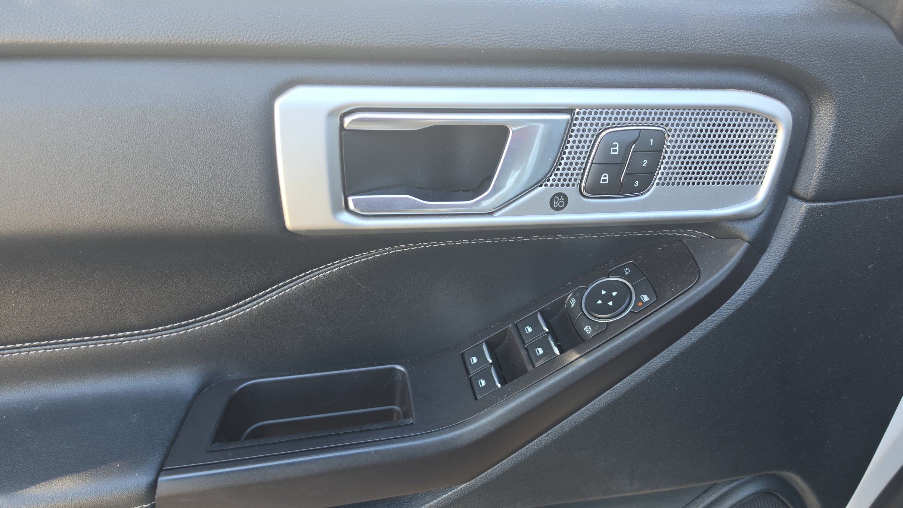 Used 2020 Ford Explorer Limited AWD/4WD image 11