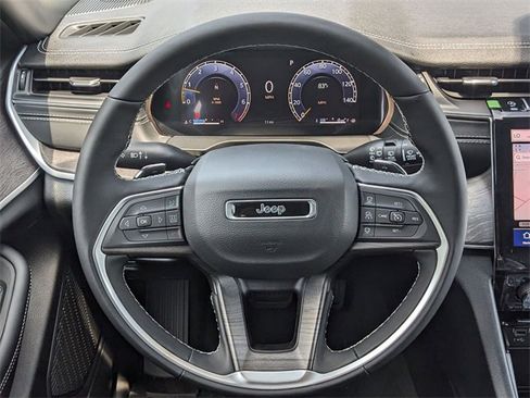 New 2025 Jeep Grand Cherokee L Limited image 17