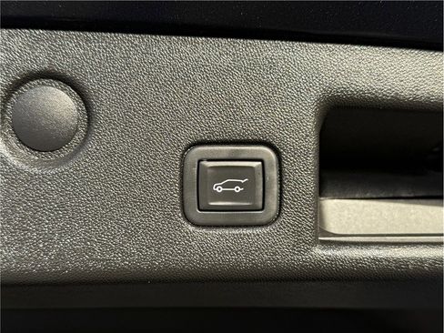 Used 2022 Chevrolet Equinox RS w/ RS Leather Package image 42