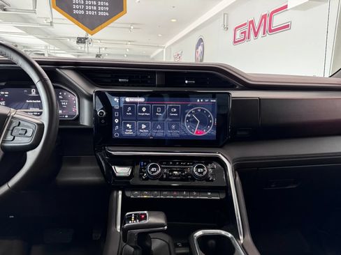 Certified 2023 GMC Sierra 1500 Denali w/ Denali Reserve Package AWD/4WD image 19