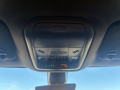 Used 2022 Buick Enclave Essence w/ Experience Buick Package image 17