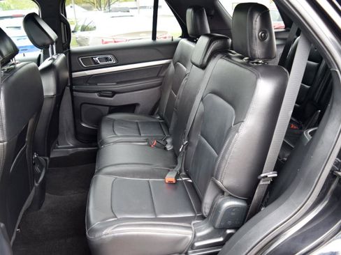 Used 2018 Ford Explorer XLT w/ Equipment Group 202A AWD/4WD image 37