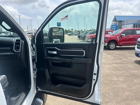 Used 2024 RAM 3500 Big Horn AWD/4WD image 12
