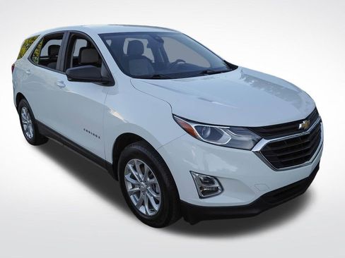 Certified 2021 Chevrolet Equinox LS FWD image 3