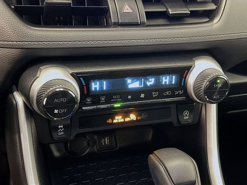 Used 2025 Toyota RAV4 XLE image 24