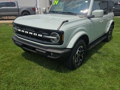 Used 2024 Ford Bronco Outer Banks AWD/4WD image 1