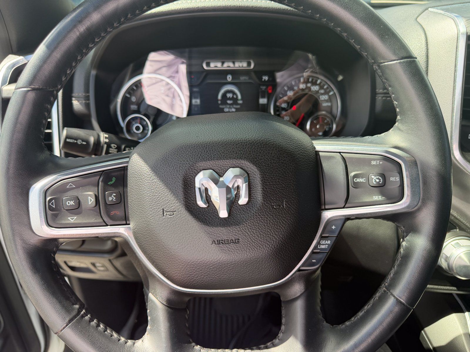 Used 2023 RAM 1500 Laramie AWD/4WD image 7