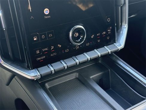 Used 2025 GMC Acadia Elevation image 27