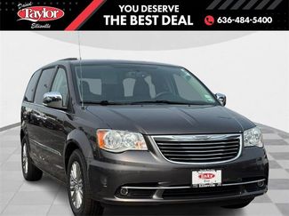 Used 2016 Chrysler Town & Country Touring-L image 1