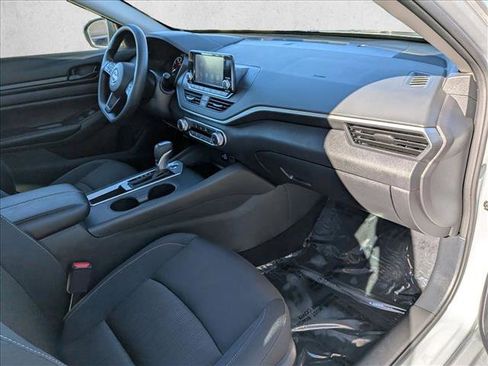 Used 2024 Nissan Altima 2.5 S image 20