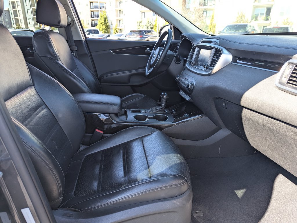 Used 2018 Kia Sorento EX AWD/4WD image 37