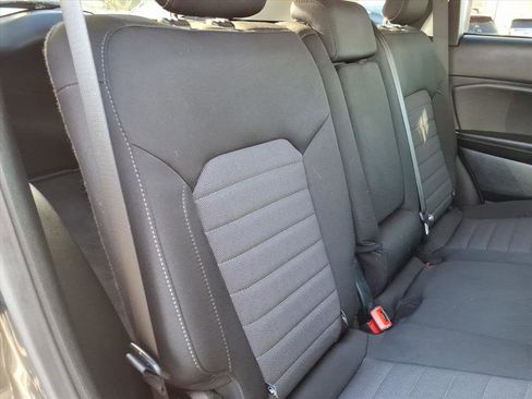 Used 2020 Ford Edge SE image 15