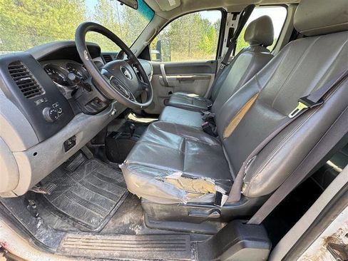 Used 2011 Chevrolet Silverado 3500 W/T image 22