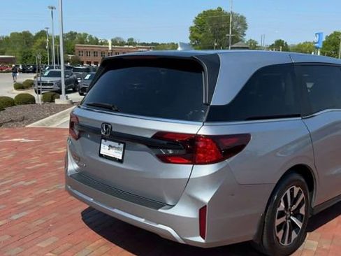 Certified 2025 Honda Odyssey EX-L image 2