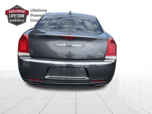 Used 2015 Chrysler 300 C RWD image 4