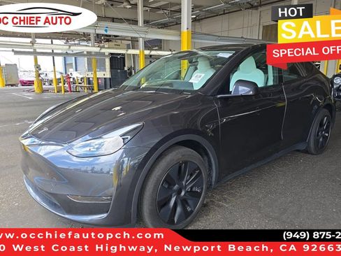 Used 2024 Tesla Model Y Long Range RWD image 1