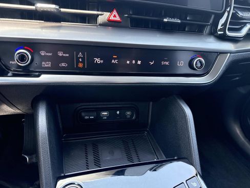 Used 2023 Kia Sportage EX AWD/4WD image 24