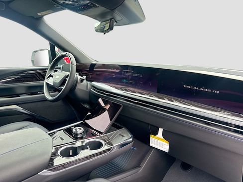 New 2025 Cadillac Escalade IQ Sport 1 image 31